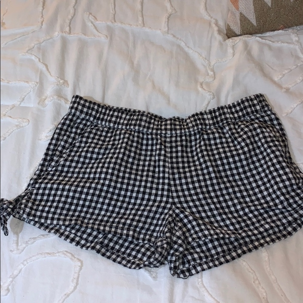 super cute gingham shorts